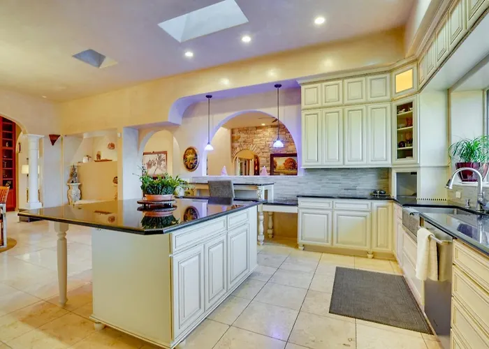 Pet-friendly Vacation W/ Huge Yard! Tucson