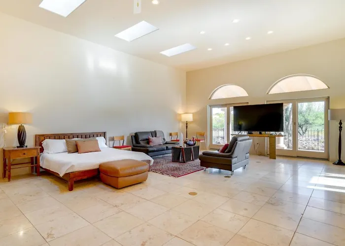 Pet-friendly Vacation W/ Huge Yard! Tucson